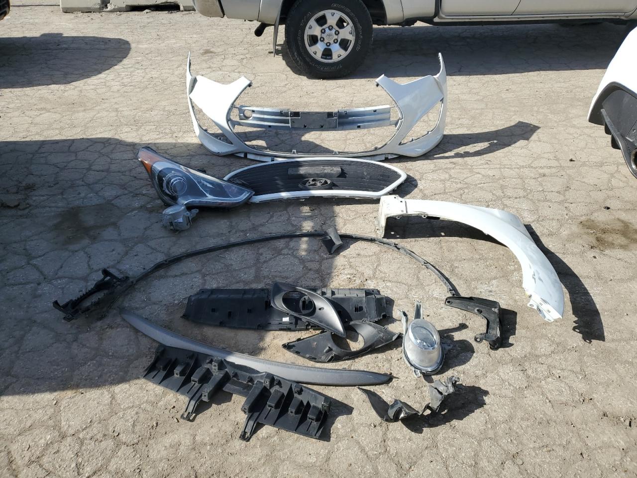 2013 Hyundai Veloster VIN KMHTC6AE4DU171412 Copart auction photo, front end / side damage thumbnail 14