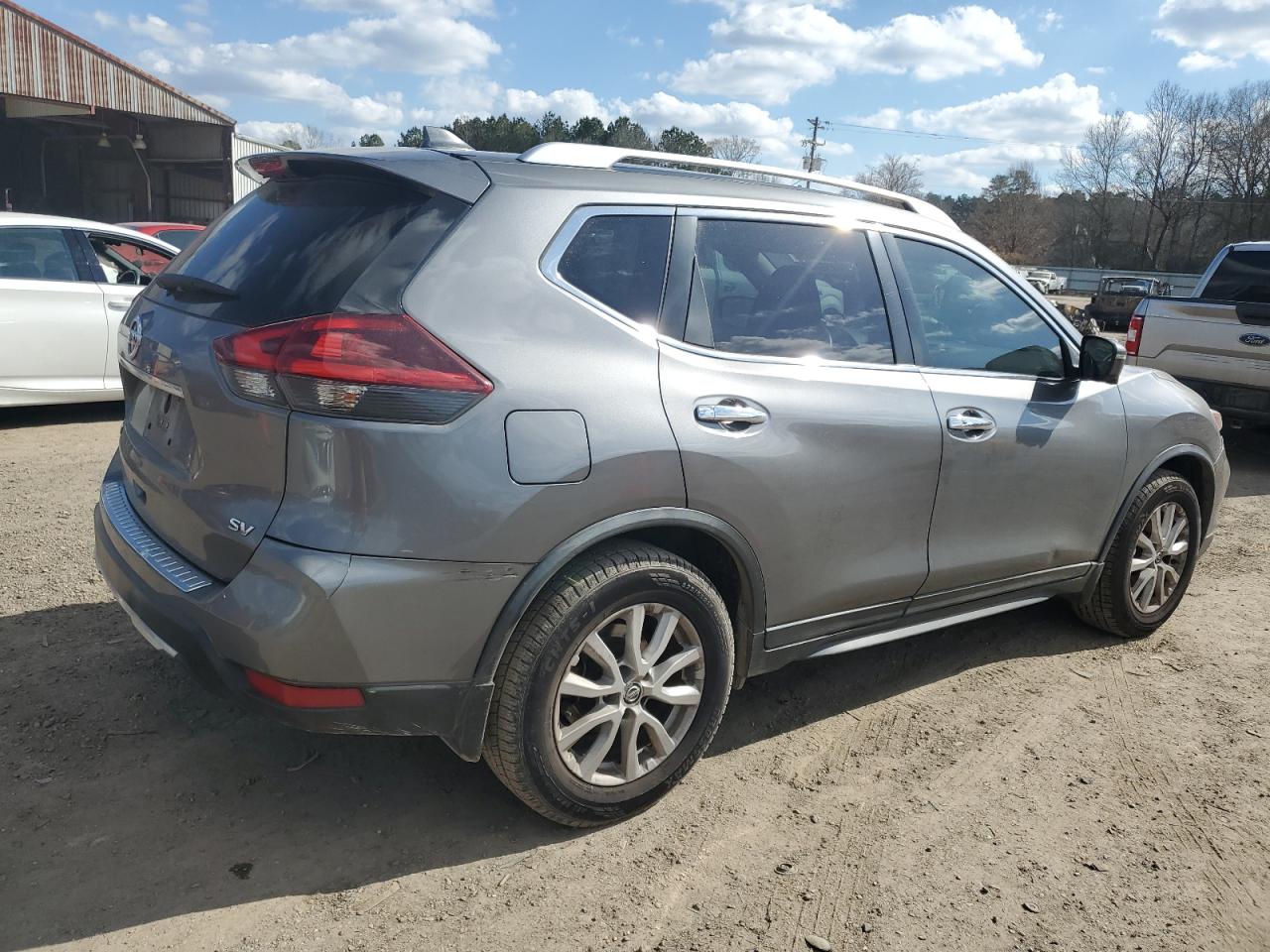 2018 Nissan Rogue VIN JN8AT2MT2JW468889 Copart auction photo, front end / minor dent/scratches damage thumbnail 3