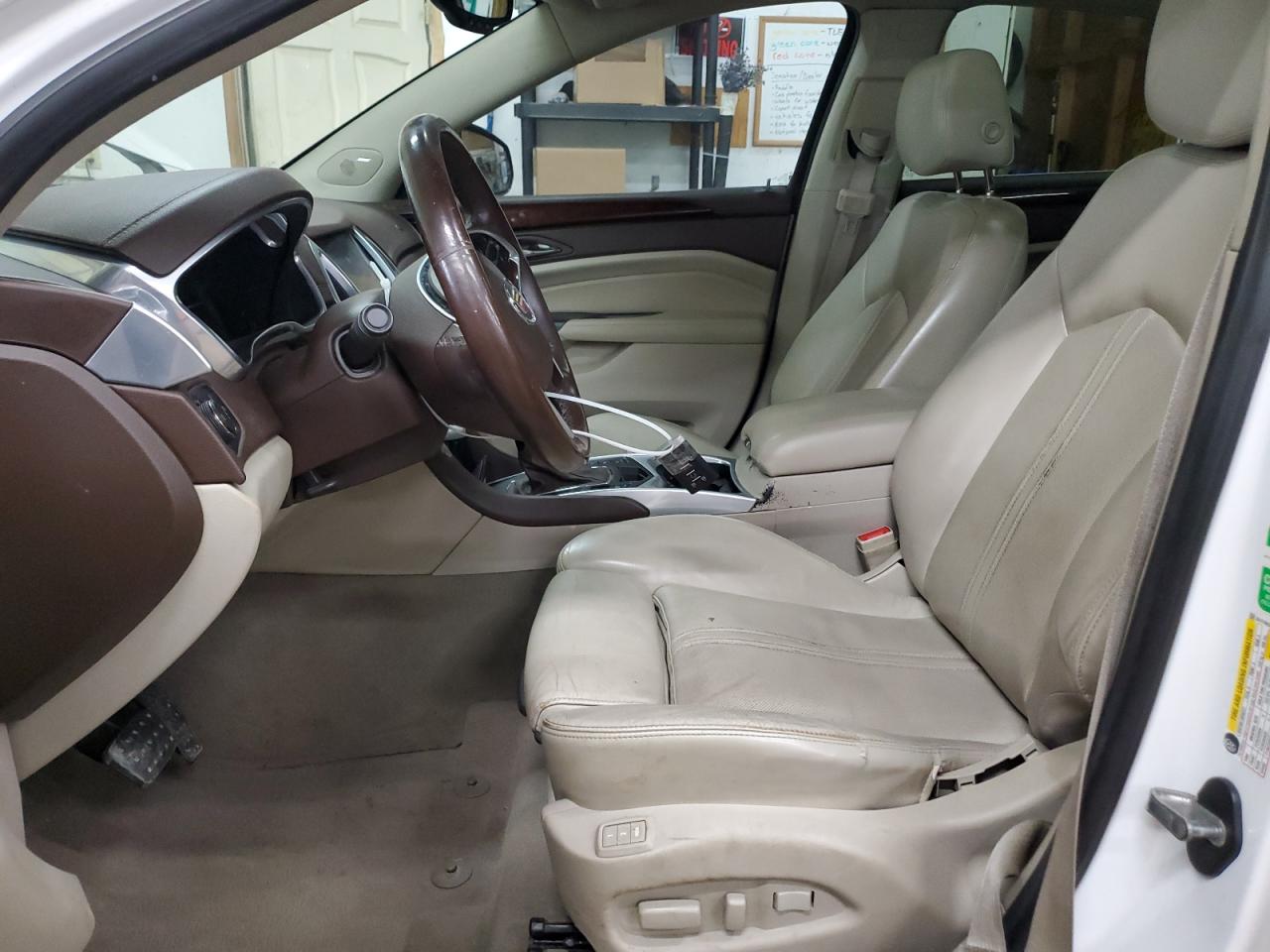 2013 Cadillac SRX VIN 3GYFNEE32DS635807 Copart auction photo, front end / side damage thumbnail 7