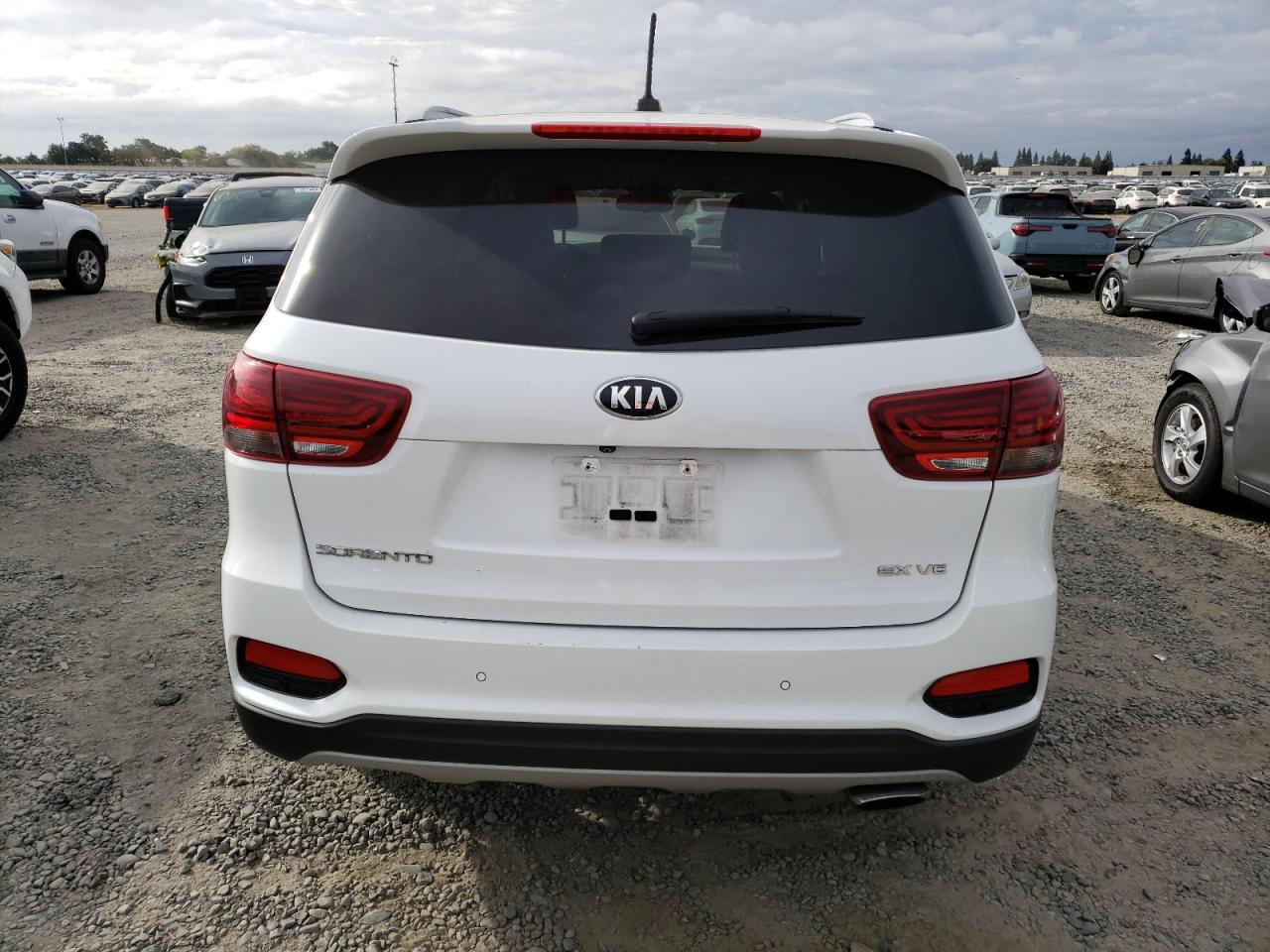 2020 KIA Sorento VIN 5XYPHDA54LG656807 Copart auction photo, front end damage thumbnail 6
