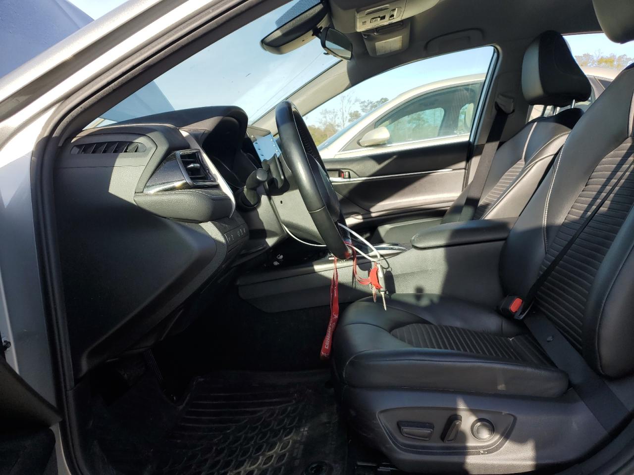 2021 Toyota Camry VIN 4T1G11BKXMU026003 Copart auction photo, front end / minor dent/scratches damage thumbnail 7