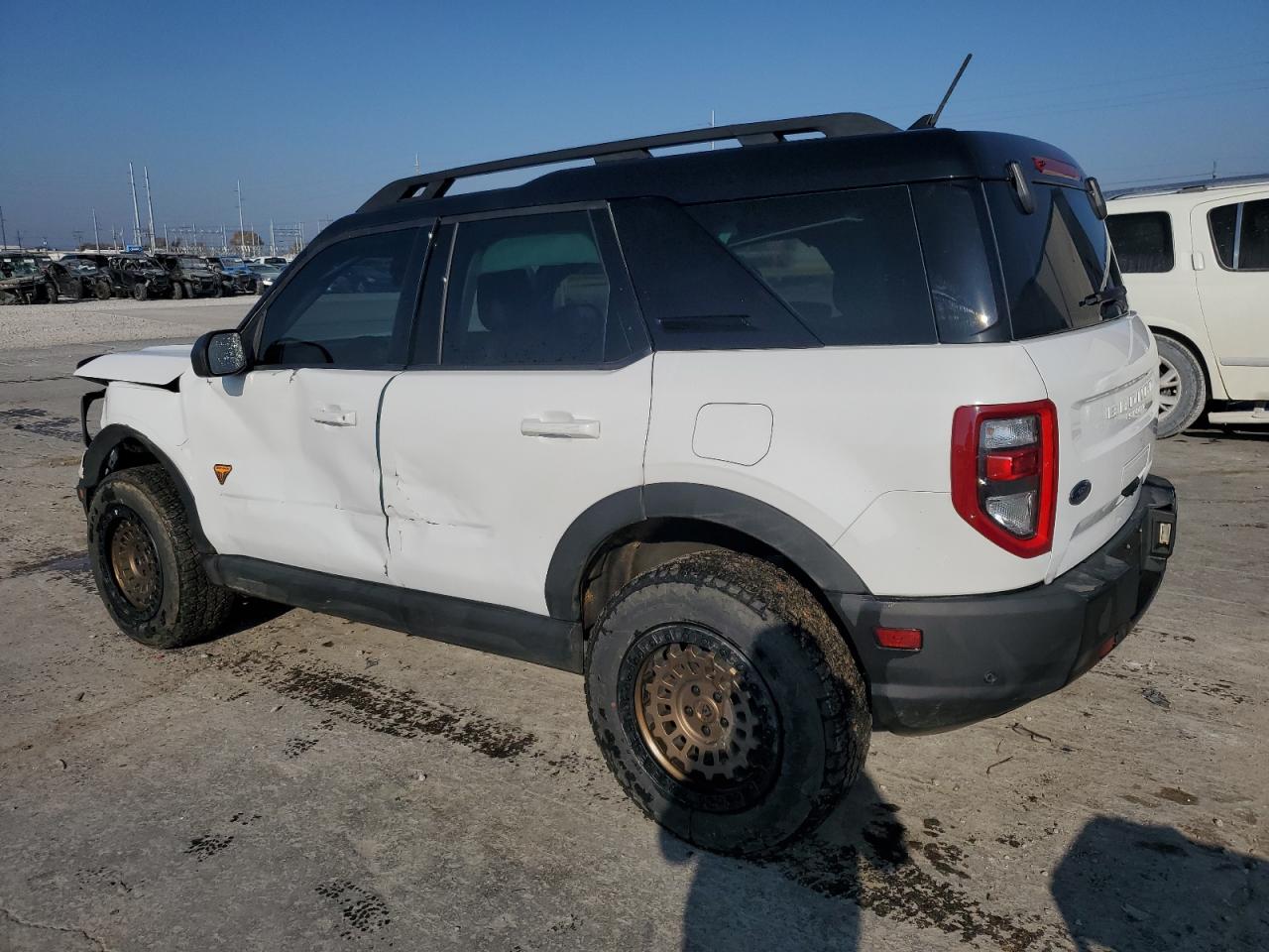2022 Ford Bronco VIN 3FMCR9D95NRD44314 Copart auction photo, side / front end damage thumbnail 2