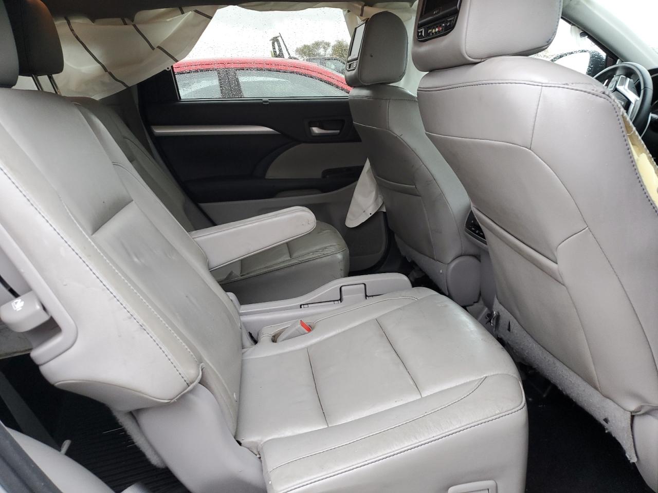 2016 Toyota Highlander VIN 5TDJKRFH0GS300760 Copart auction photo, front end / rear end damage thumbnail 11