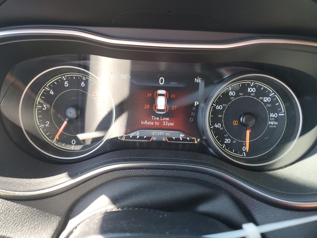 2020 Jeep Grand Cherokee VIN 1C4PJMDX0LD620726 Copart auction photo, front end / minor dent/scratches damage thumbnail 9