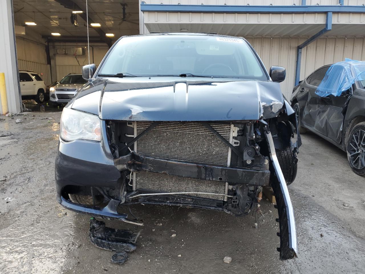 2013 Chrysler Town & Country VIN 2C4RC1BG3DR689235 Copart auction photo, front end damage thumbnail 5