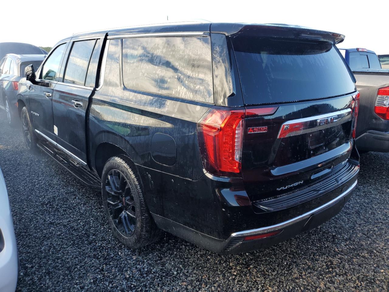 2022 GMC Yukon VIN 1GKS1GKDXNR351617 Copart auction photo, water/flood damage thumbnail 2