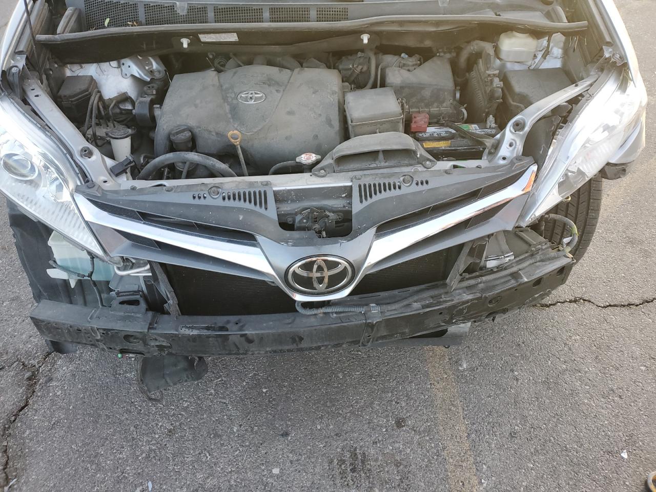 2018 Toyota Sienna VIN 5TDYZ3DC3JS952360 Copart auction photo, front end damage thumbnail 13
