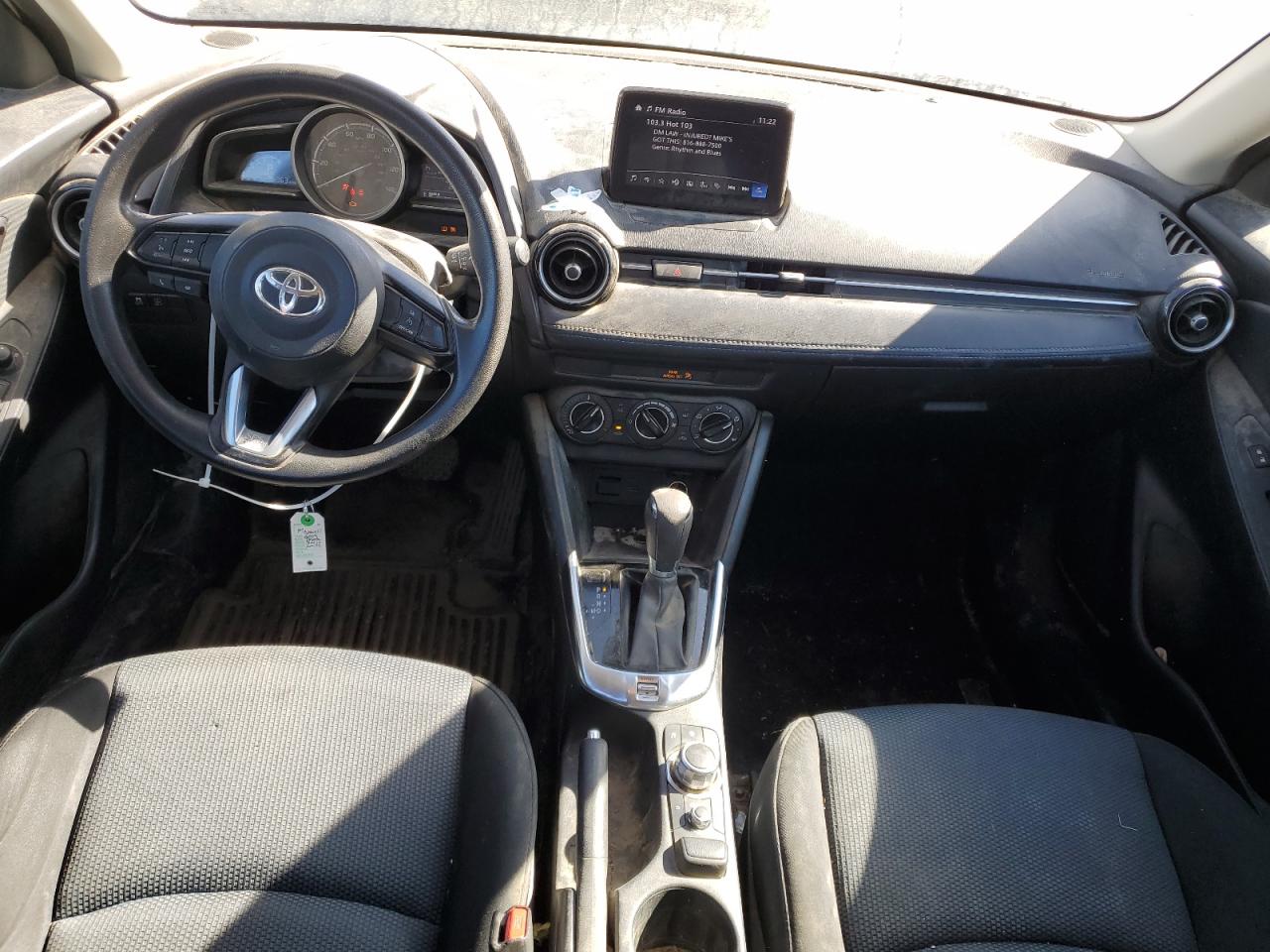 2019 Toyota Yaris VIN 3MYDLBYVXKY525758 Copart auction photo, side damage thumbnail 8