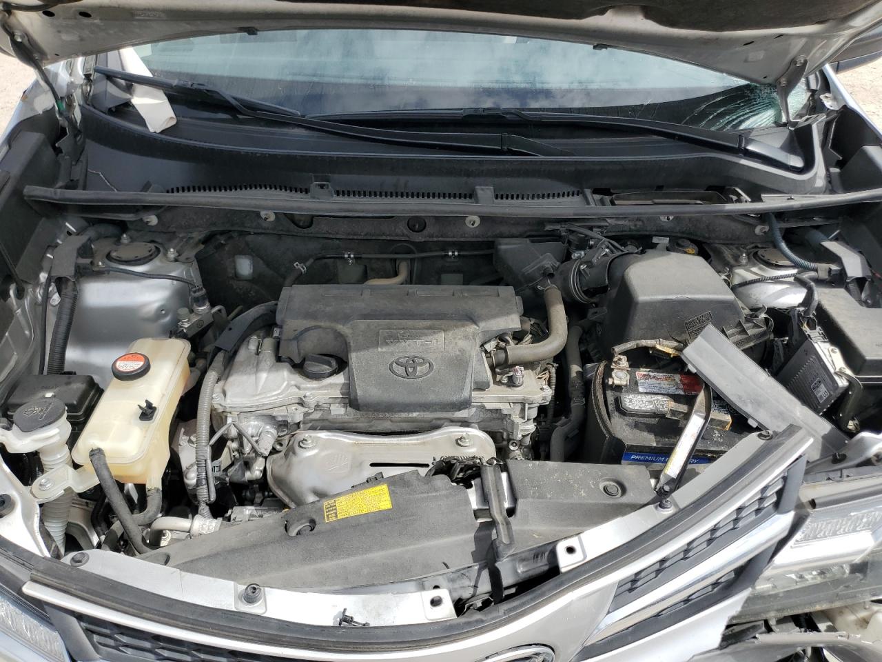 2015 Toyota RAV 4 VIN JTMZFREV1FJ042632 Copart auction photo, front end / minor dent/scratches damage thumbnail 12