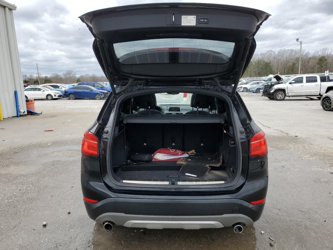 2018 BMW X1 VIN WBXHT3C36J5F90927 Copart auction photo, side damage thumbnail 6