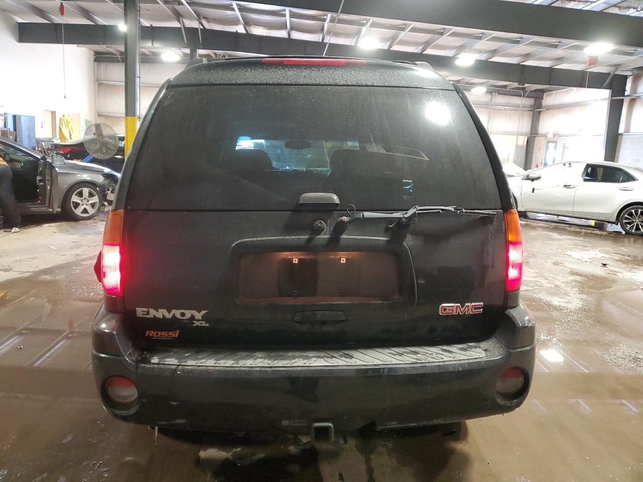 2005 GMC Envoy VIN 1GKET16S456136541 Copart auction photo, front end damage thumbnail 6
