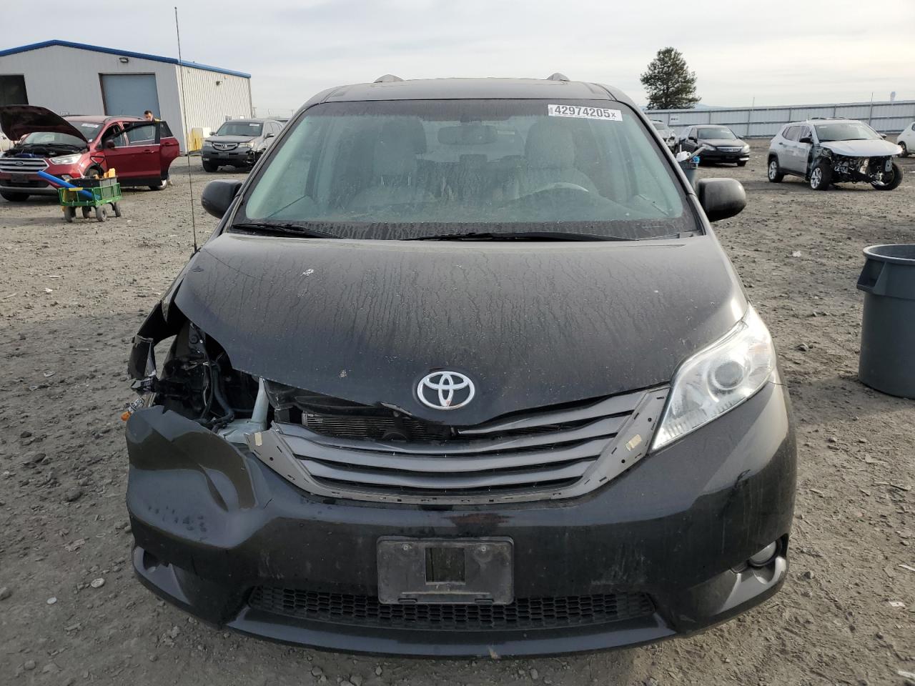 2014 Toyota Sienna VIN 5TDYK3DC5ES447608 Copart auction photo, front end damage thumbnail 5