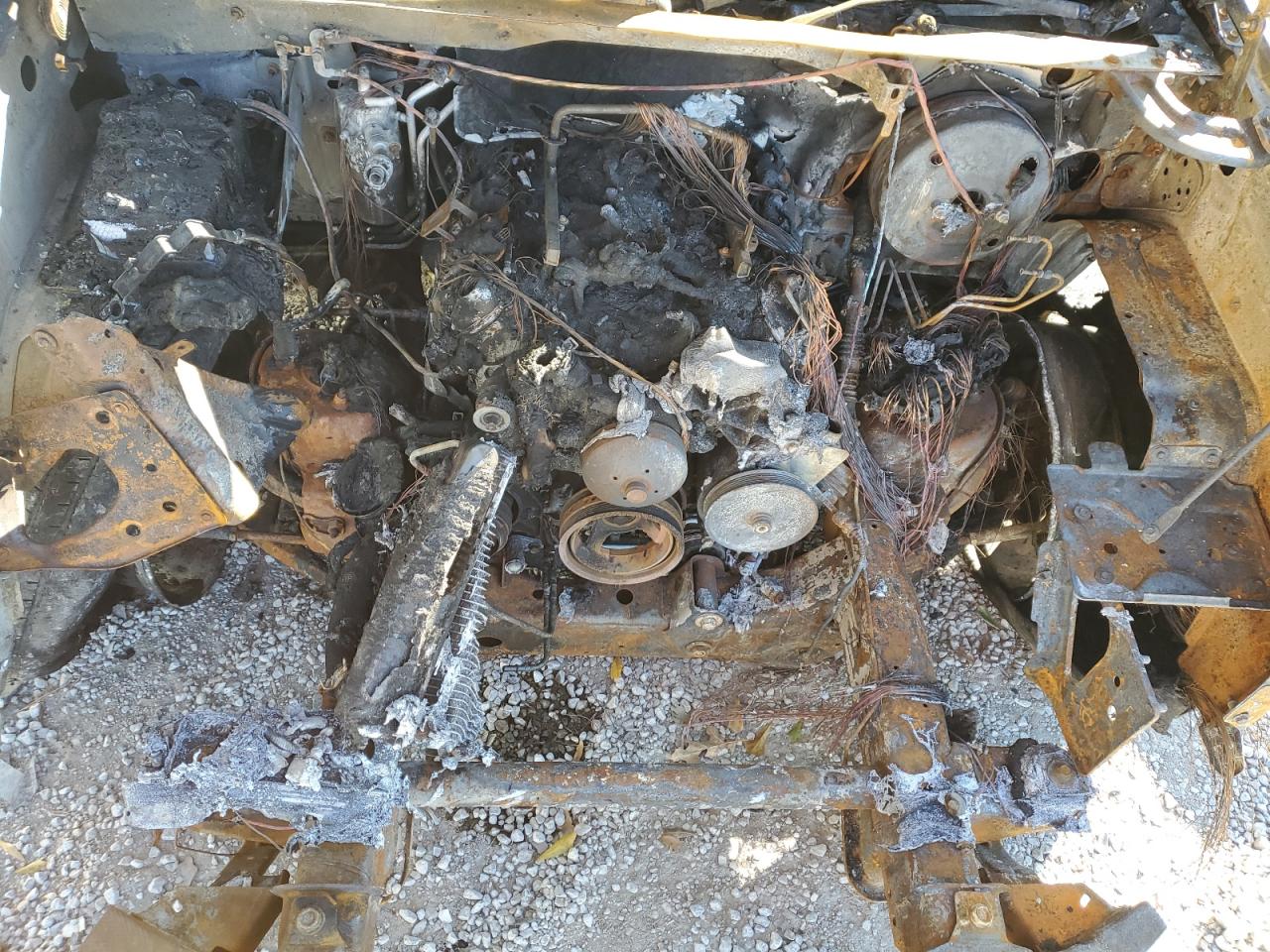 2007 Chevrolet Tahoe VIN 1GNFC13057R226843 Copart auction photo, burn damage thumbnail 12