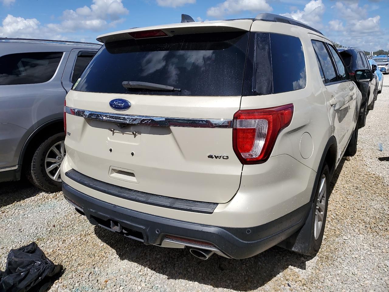 2018 Ford Explorer VIN 1FM5K8D82JGA86639 Copart auction photo, water/flood damage thumbnail 6