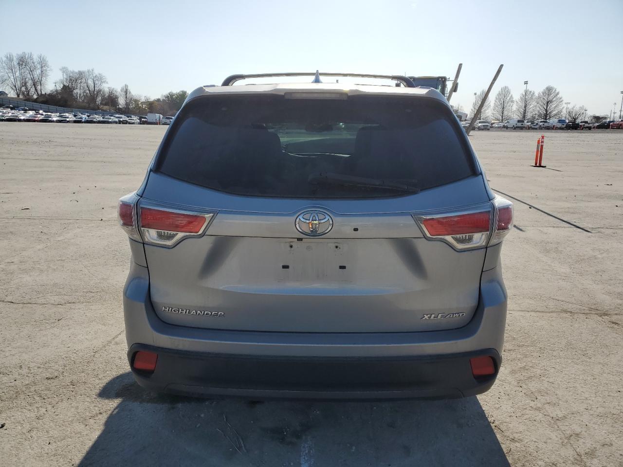 2016 Toyota Highlander VIN 5TDJKRFH4GS502937 Copart auction photo, front end damage thumbnail 6