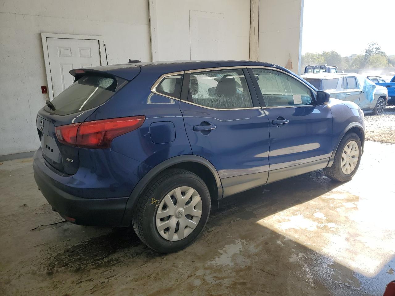 2019 Nissan Rogue VIN JN1BJ1CR3KW348254 Copart auction photo, water/flood / front end damage thumbnail 3