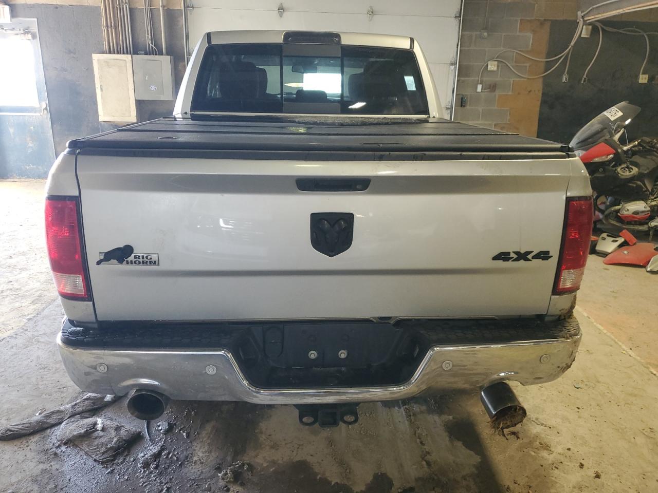 2018 RAM 1500 VIN 3C6RR7LT4JG271689 Copart auction photo, front end / rear end damage thumbnail 6