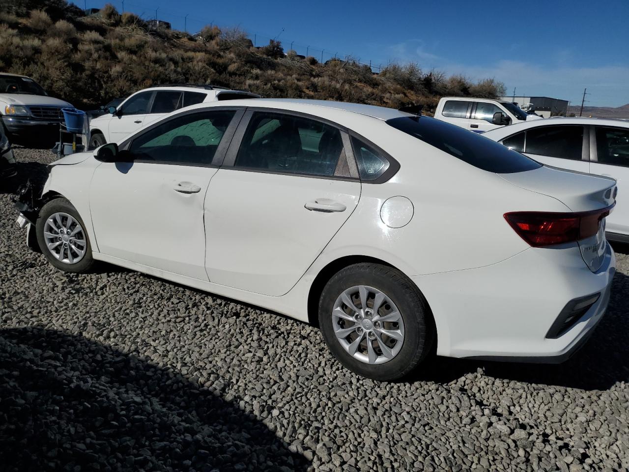 2020 KIA Forte VIN 3KPF24AD8LE235786 Copart auction photo, front end / side damage thumbnail 2