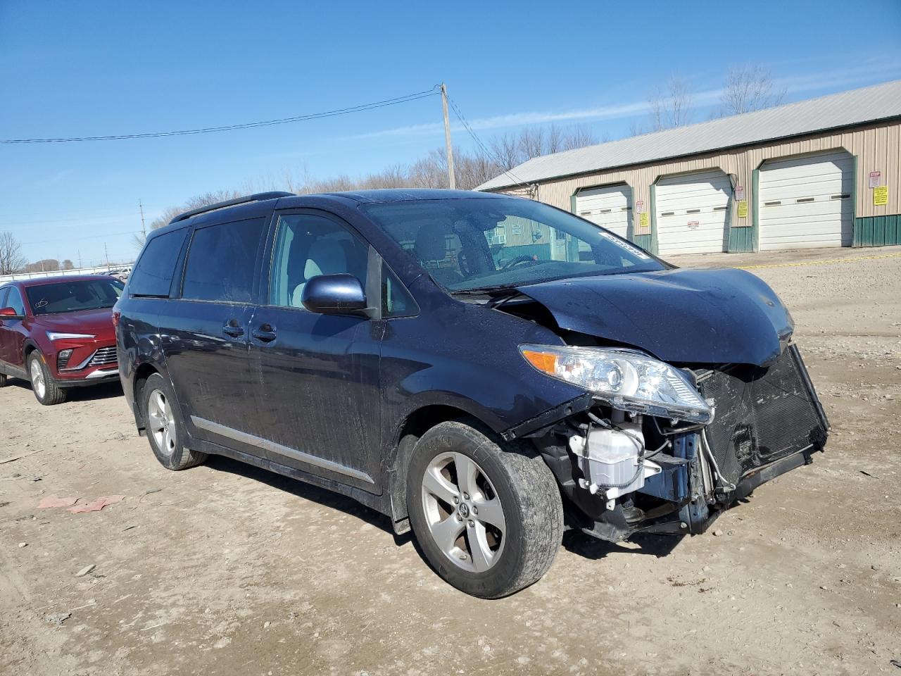 2018 Toyota Sienna VIN 5TDKZ3DCXJS910757 Copart auction photo, front end damage thumbnail 4