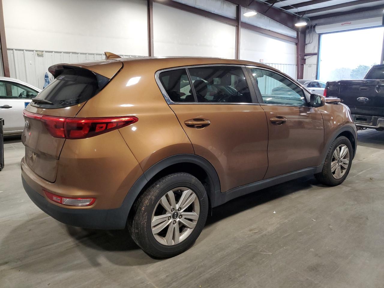 2019 KIA Sportage VIN KNDPM3AC0K7572693 Copart auction photo, front end damage thumbnail 3