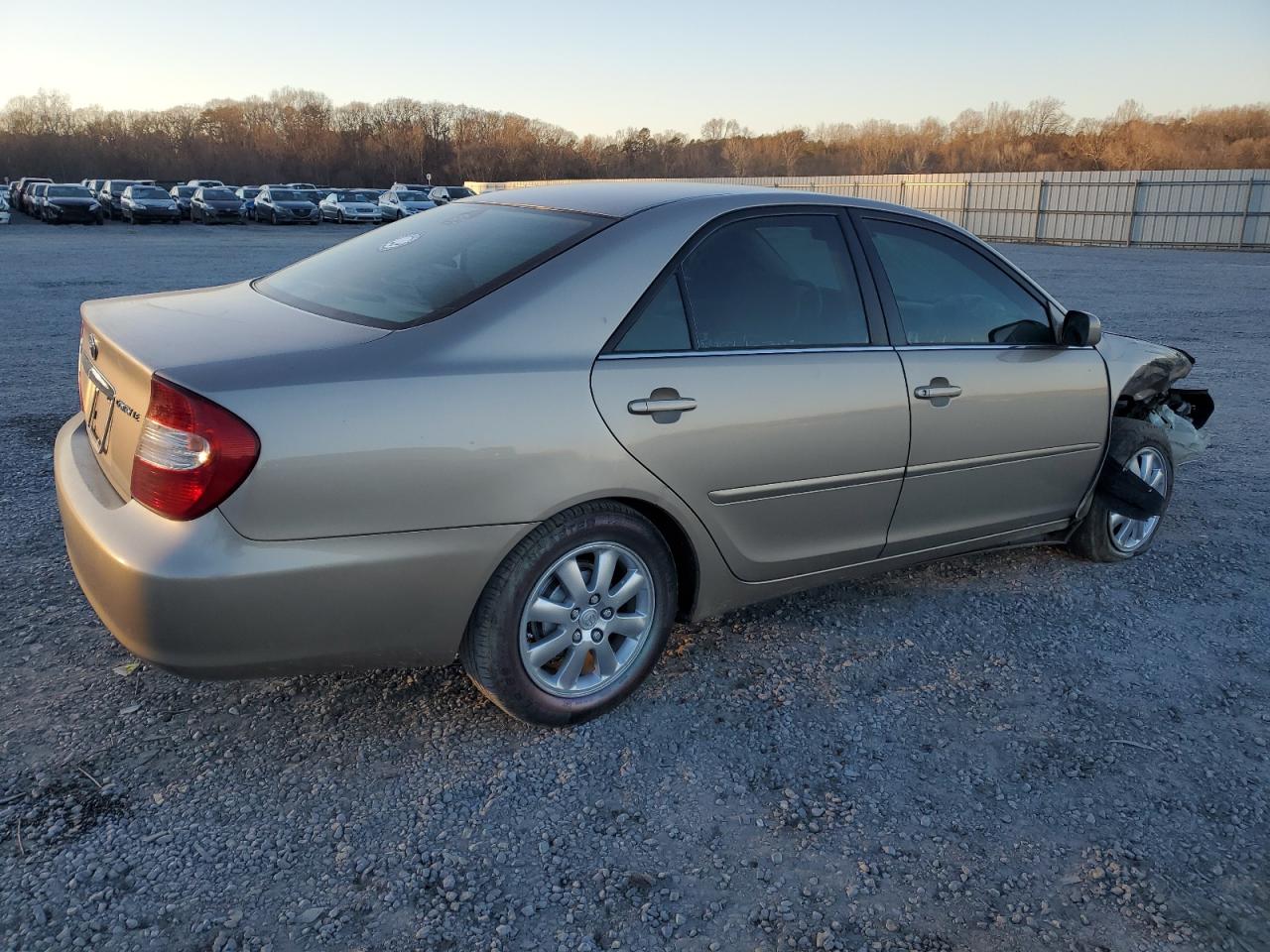 2002 Toyota Camry VIN 4T1BE32K32U038002 Copart auction photo, front end / minor dent/scratches damage thumbnail 3