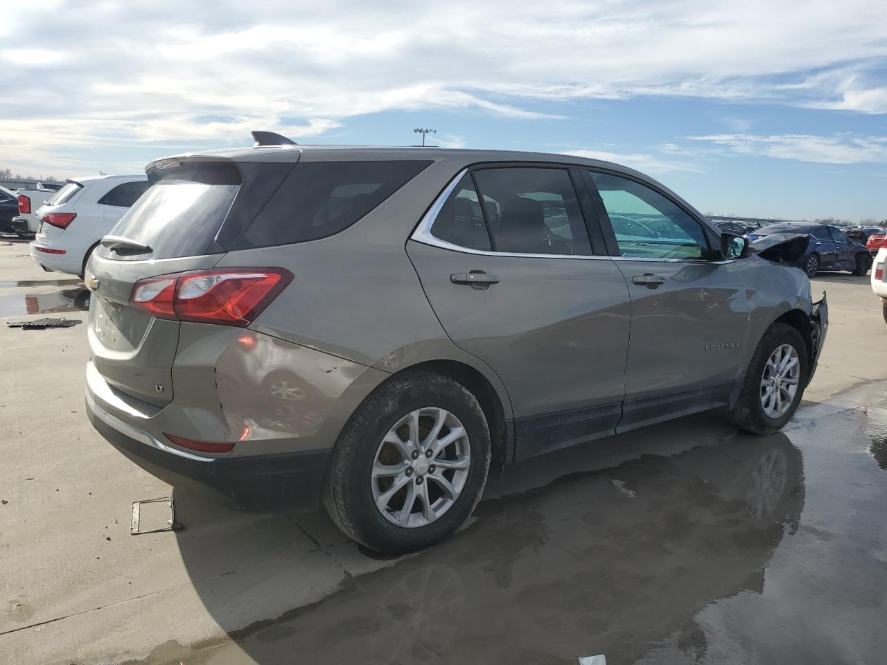 2019 Chevrolet Equinox VIN 3GNAXKEV3KS527887 Copart auction photo, front end / hail damage thumbnail 3