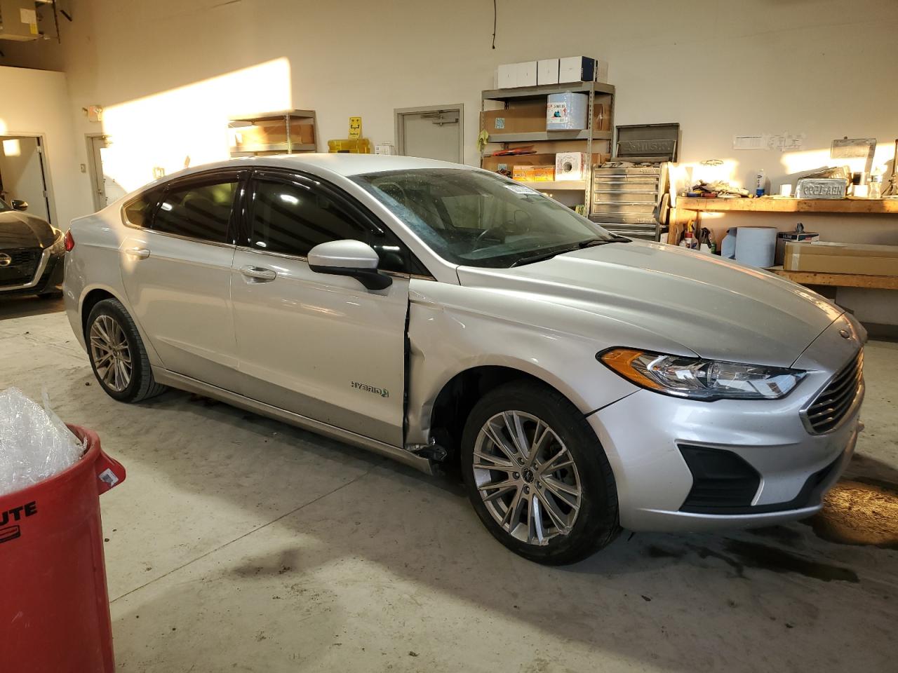 2019 Ford Fusion VIN 3FA6P0LU5KR118056 Copart auction photo, front end damage thumbnail 4