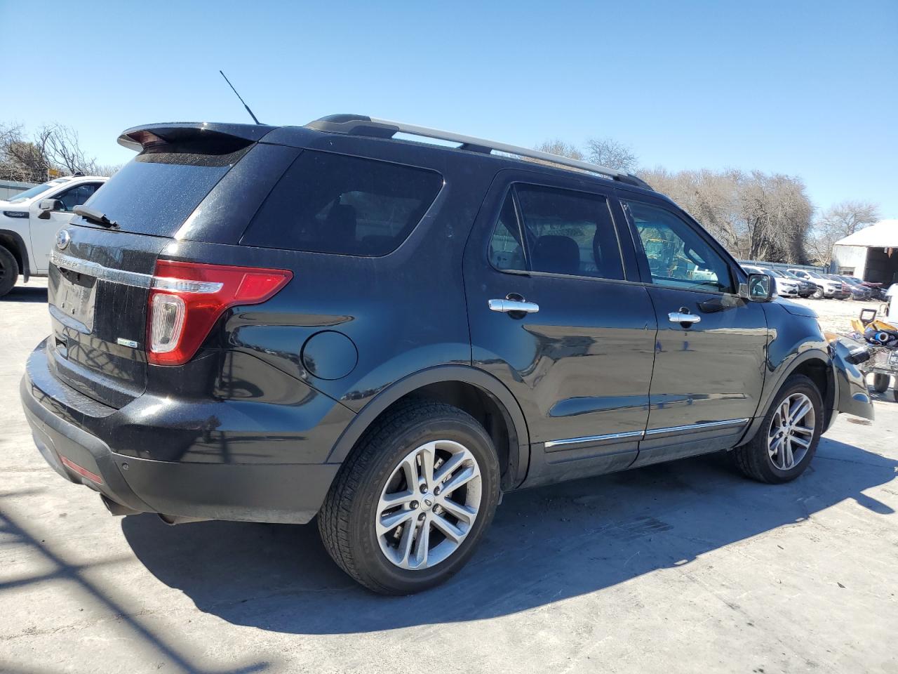 2015 Ford Explorer VIN 1FM5K8D81FGA93699 Copart auction photo, front end damage thumbnail 3