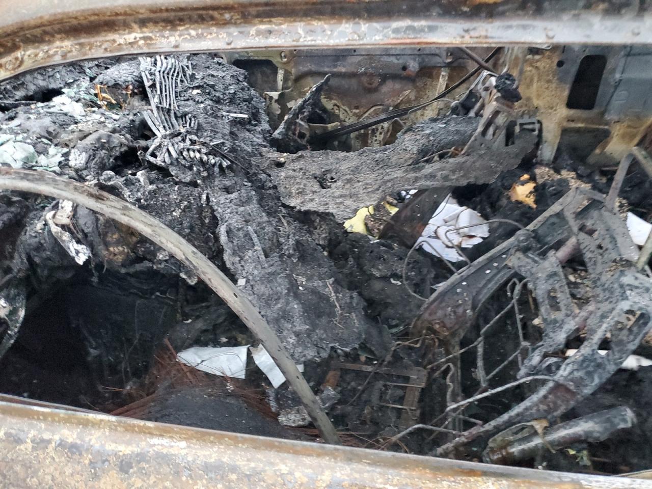 2019 Dodge Challenger VIN 2C3CDZBT4KH641958 Copart auction photo, burn damage thumbnail 7