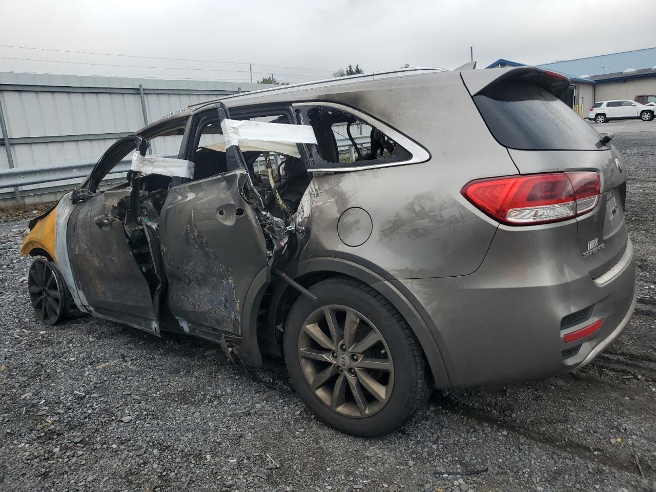 2016 KIA Sorento VIN 5XYPKDA54GG075508 Copart auction photo, burn damage thumbnail 2