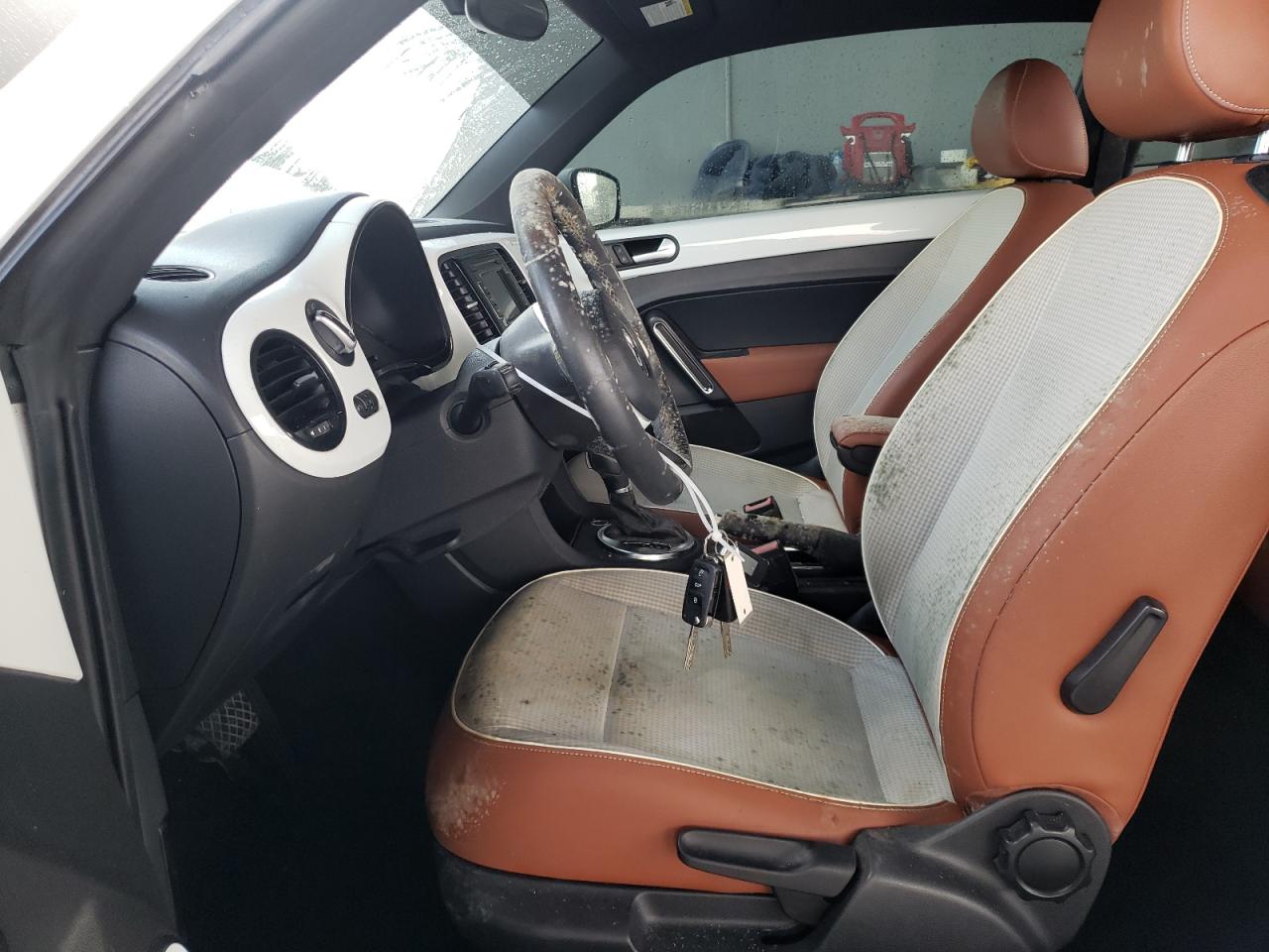 2015 Volkswagen Beetle VIN 3VWF17AT6FM611114 Copart auction photo, rear end / minor dent/scratches damage thumbnail 7