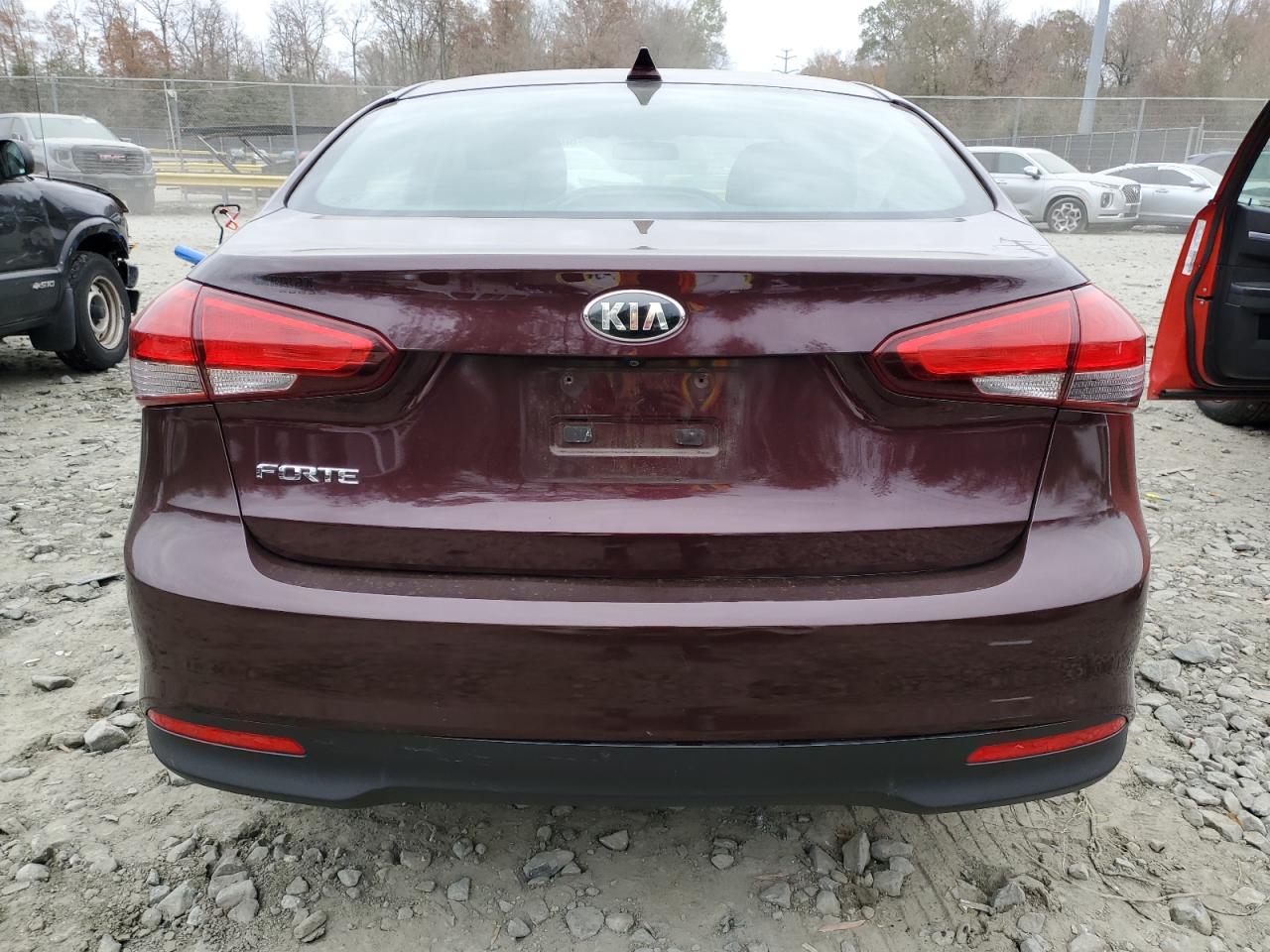 2018 KIA Forte VIN 3KPFL4A76JE170294 Copart auction photo, side / minor dent/scratches damage thumbnail 6