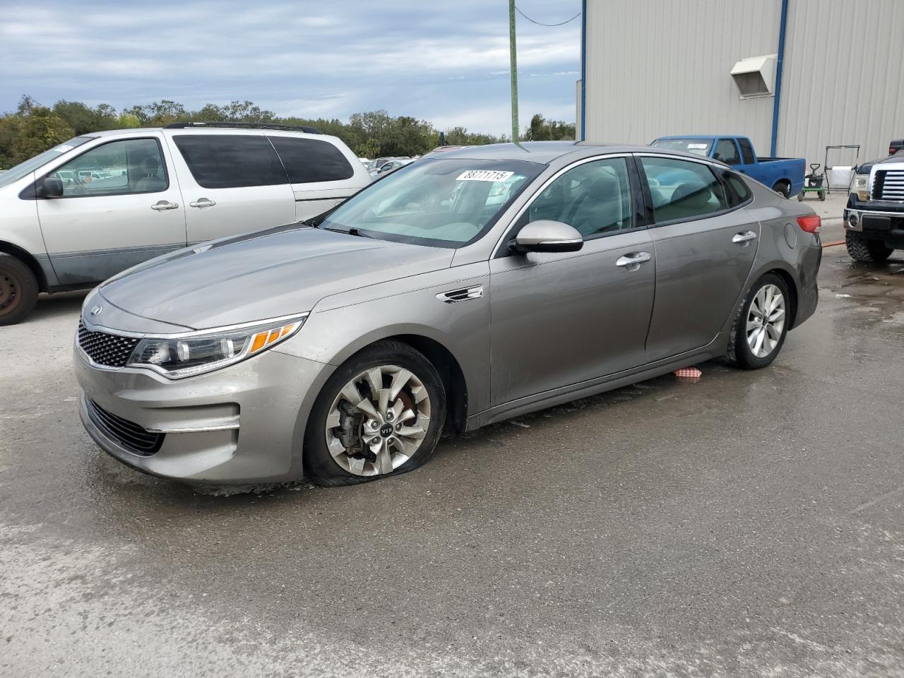 2016 KIA Optima VIN 5XXGU4L31GG103713
