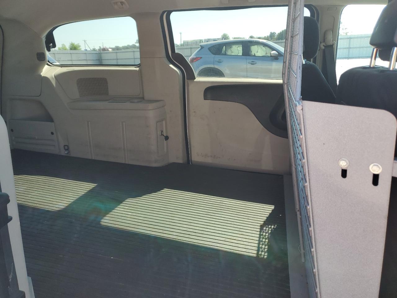 2014 RAM Cargo Van Tradesman VIN 2C4JRGAG4ER346127 Copart auction photo, mechanical / undercarriage damage thumbnail 11