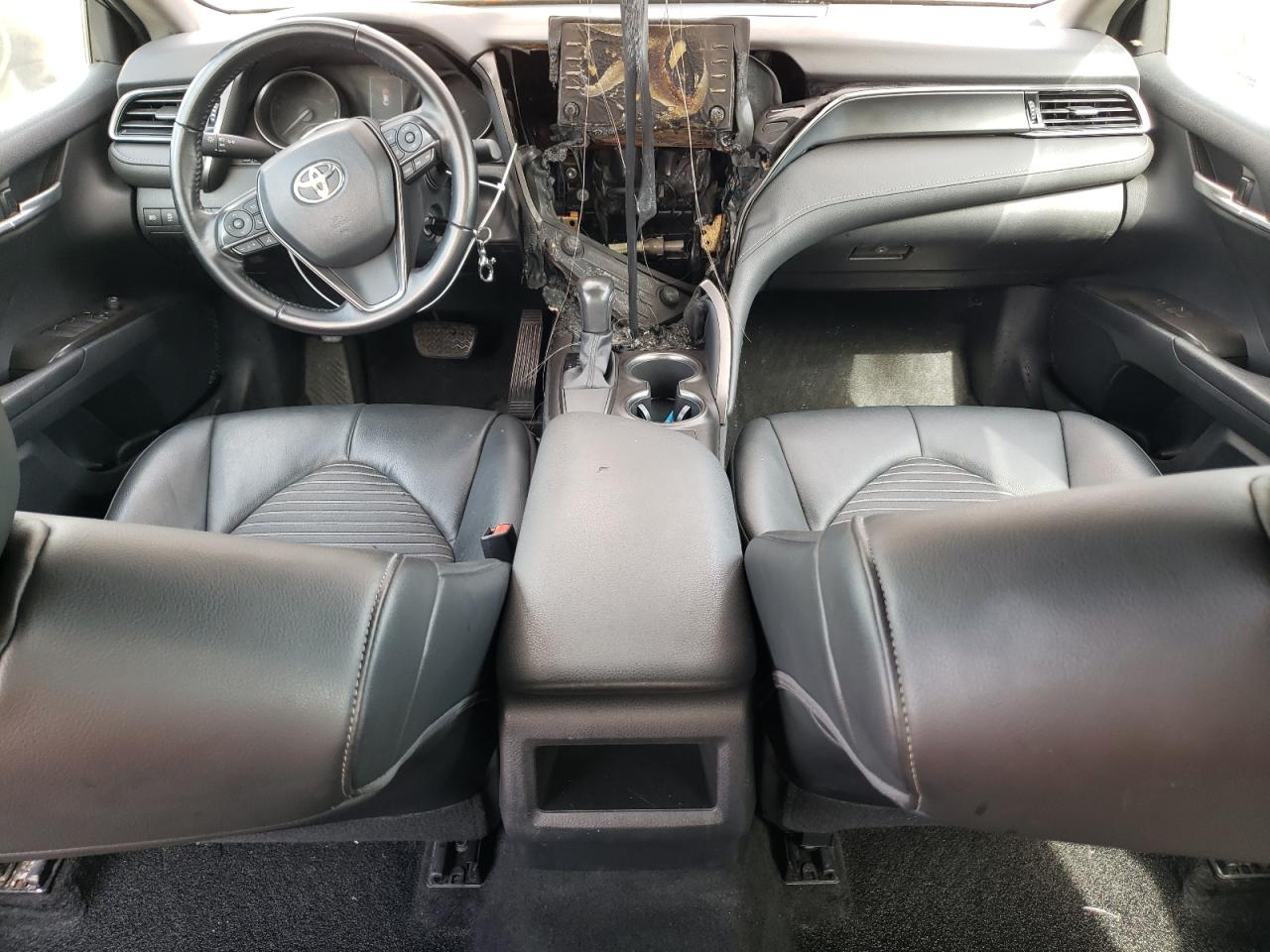 2021 Toyota Camry VIN 4T1G11AK5MU583225 Copart auction photo, burn - interior damage thumbnail 8