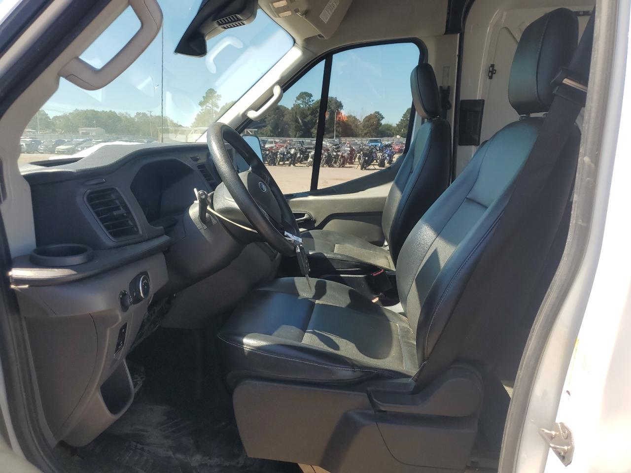 2021 Ford Transit VIN 1FTBR1C88MKA02269 Copart auction photo, rear end damage thumbnail 7