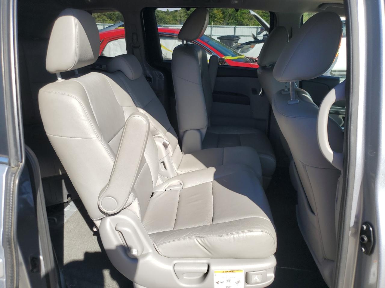 2016 Honda Odyssey VIN 5FNRL5H60GB132322 Copart auction photo, rear end / minor dent/scratches damage thumbnail 11