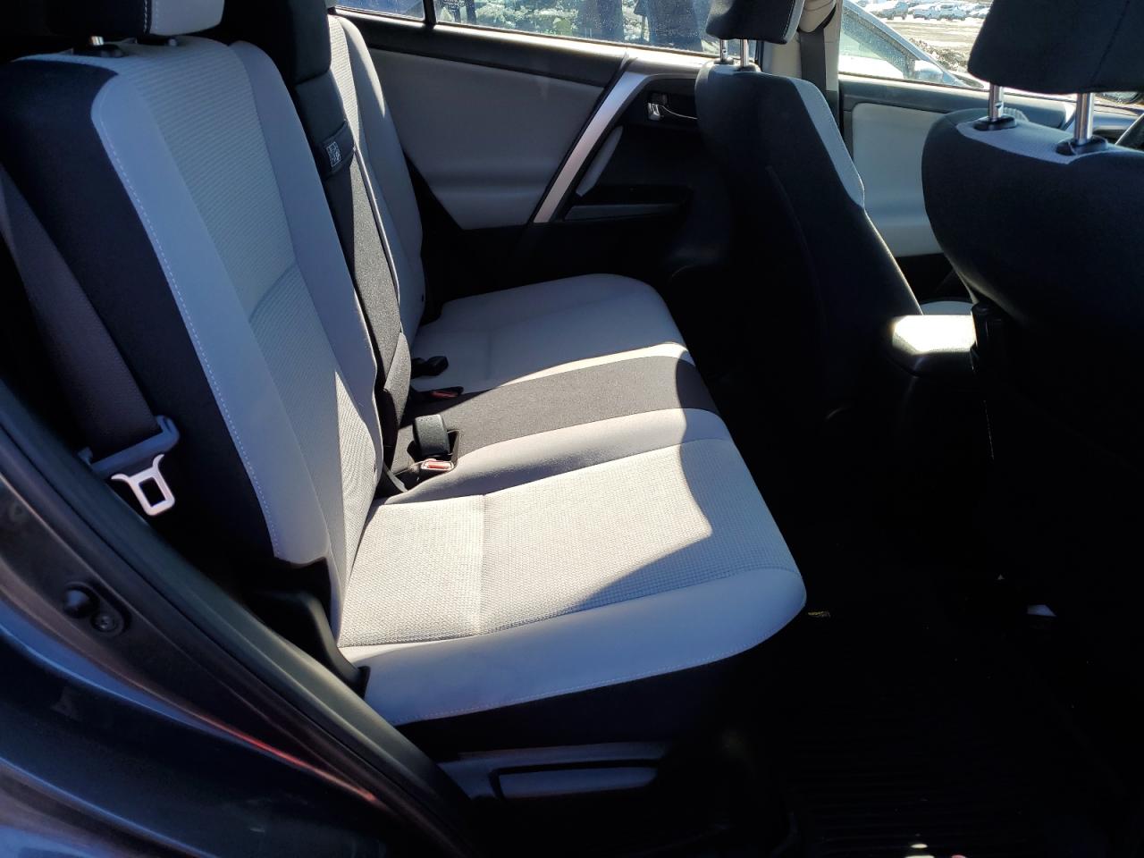 2018 Toyota RAV 4 VIN JTMRJREV0JD213425 Copart auction photo, front end / minor dent/scratches damage thumbnail 11
