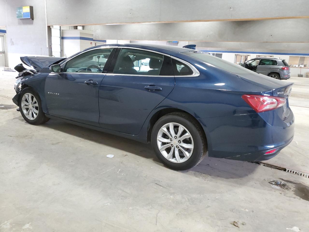 2022 Chevrolet Malibu VIN 1G1ZD5ST4NF104715 Copart auction photo, front end / undercarriage damage thumbnail 2