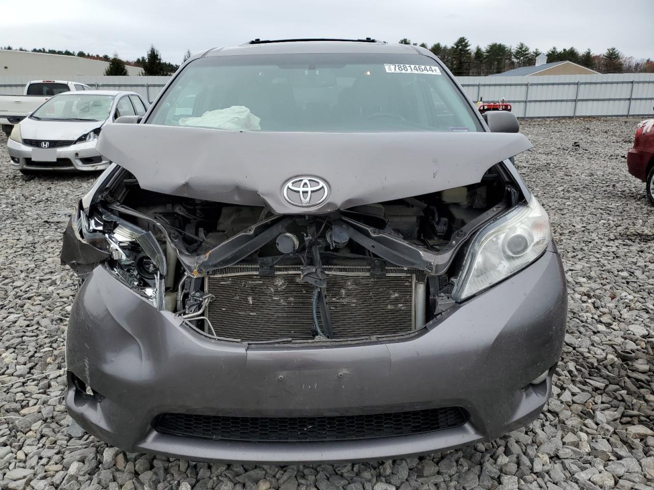 2016 Toyota Sienna VIN 5TDYK3DC5GS715267 Copart auction photo, front end / side damage thumbnail 5