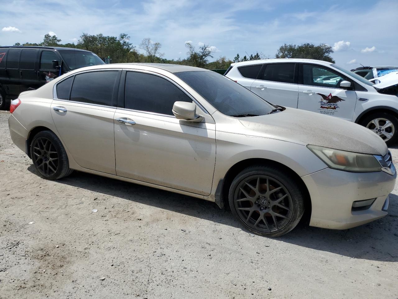 2014 Honda Accord VIN 1HGCR3F80EA012427 Copart auction photo, minor dent/scratches damage thumbnail 4