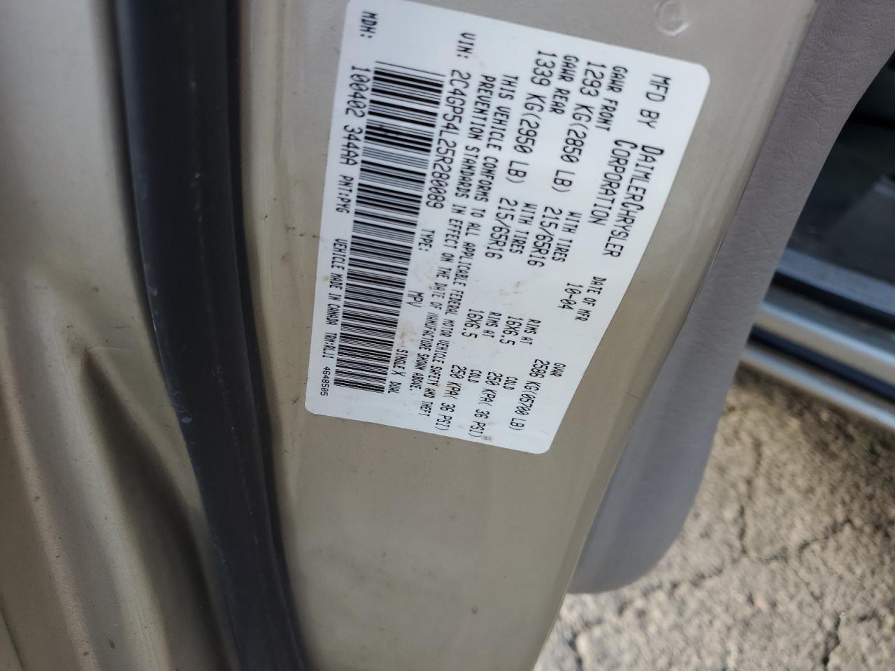 2005 Chrysler Town & Country VIN 2C4GP54L25R280089 Copart auction photo, front end / side damage thumbnail 16