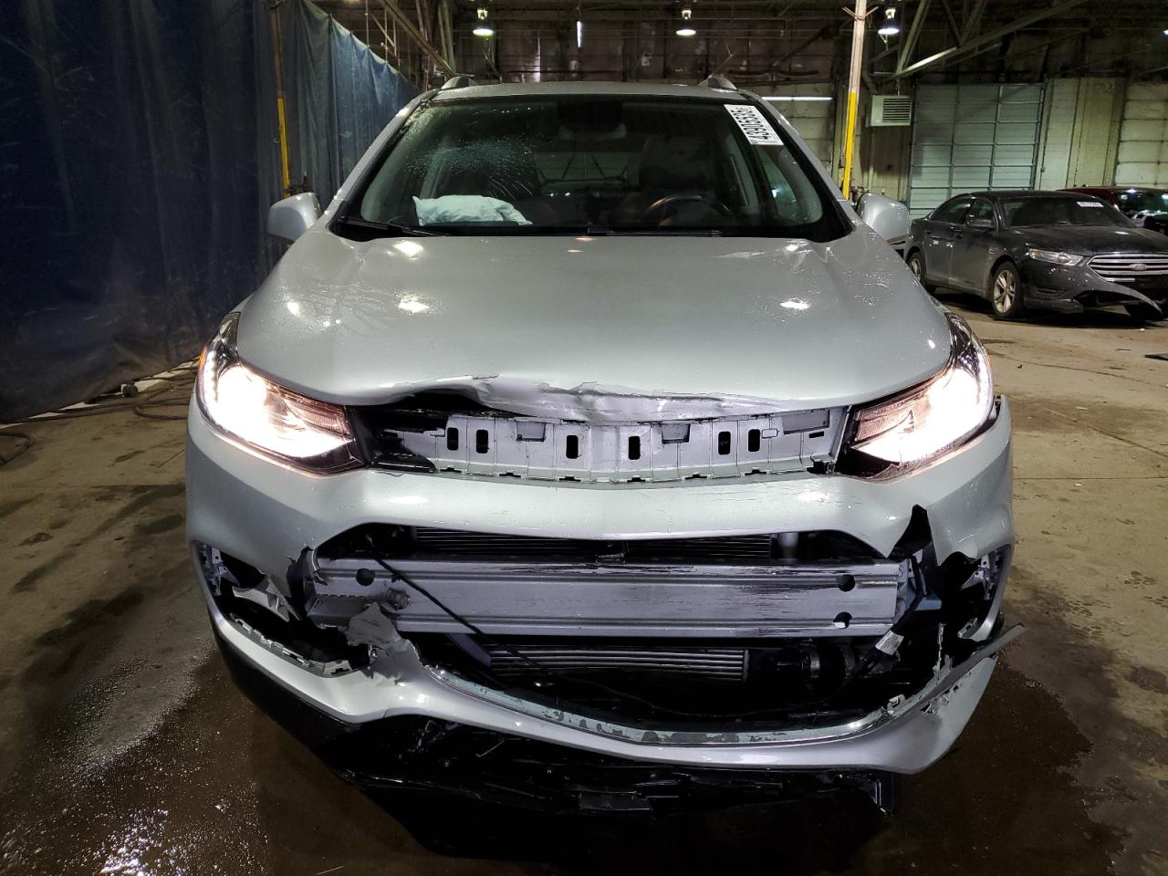 2022 Chevrolet Trax VIN KL7CJPSMXNB557168 Copart auction photo, front end damage thumbnail 5
