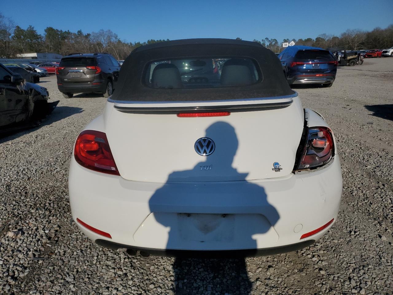 2013 Volkswagen Beetle VIN 3VW5L7AT5DM820640 Copart auction photo, all over damage thumbnail 6