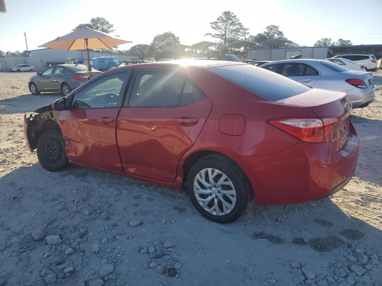 2018 Toyota Corolla VIN 5YFBURHE0JP841728 Copart auction photo, front end / rear end damage thumbnail 2