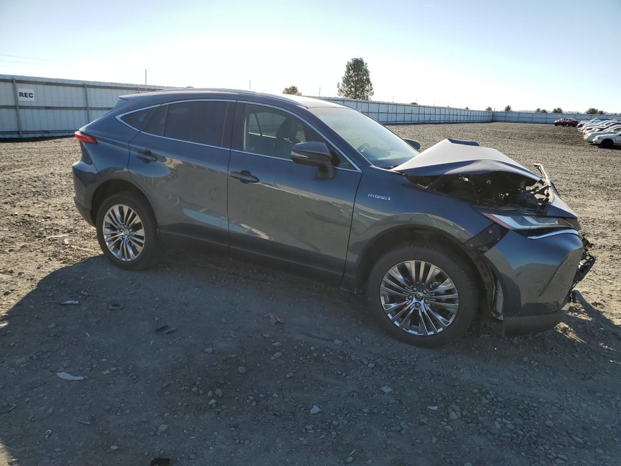 2021 Toyota Venza VIN JTEAAAAH9MJ063637 Copart auction photo, front end damage thumbnail 4