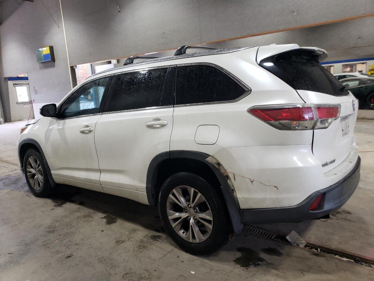 2015 Toyota Highlander VIN 5TDJKRFH7FS166862 Copart auction photo, front end / undercarriage damage thumbnail 2