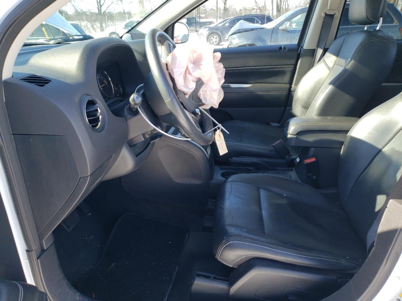 2016 Jeep Compass VIN 1C4NJDEB3GD733585 Copart auction photo, front end / minor dent/scratches damage thumbnail 7