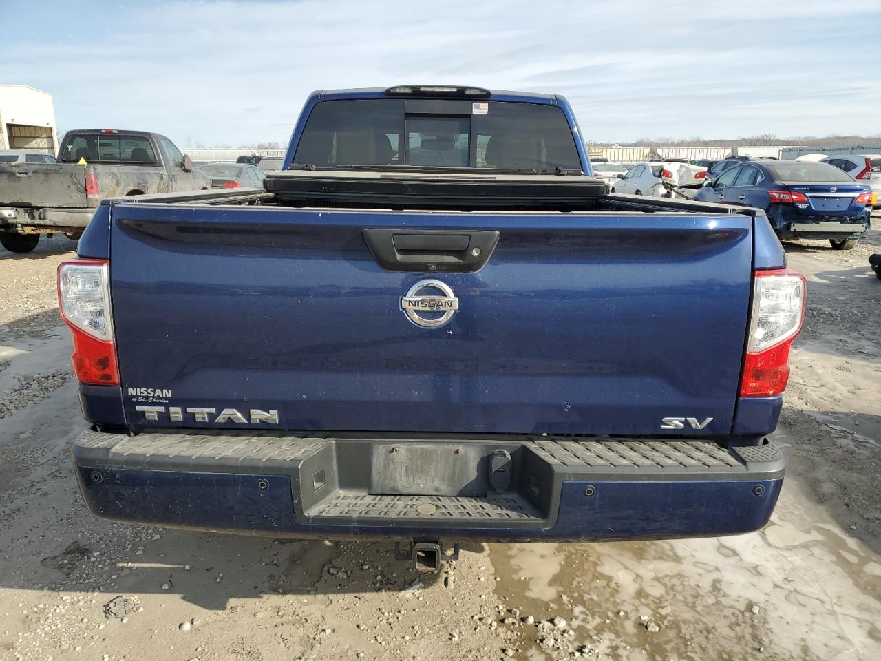 2017 Nissan Titan VIN 1N6AA1C68HN569066 Copart auction photo, normal wear damage thumbnail 6