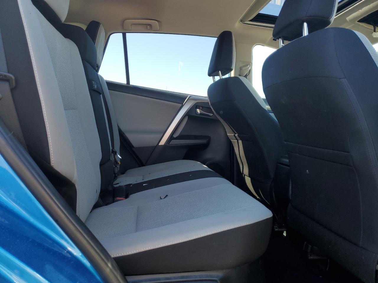 2017 Toyota RAV 4 VIN JTMRJREV7HD109587 Copart auction photo, rear end damage thumbnail 11